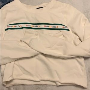 Abercrombie and Fitch sweater cropped